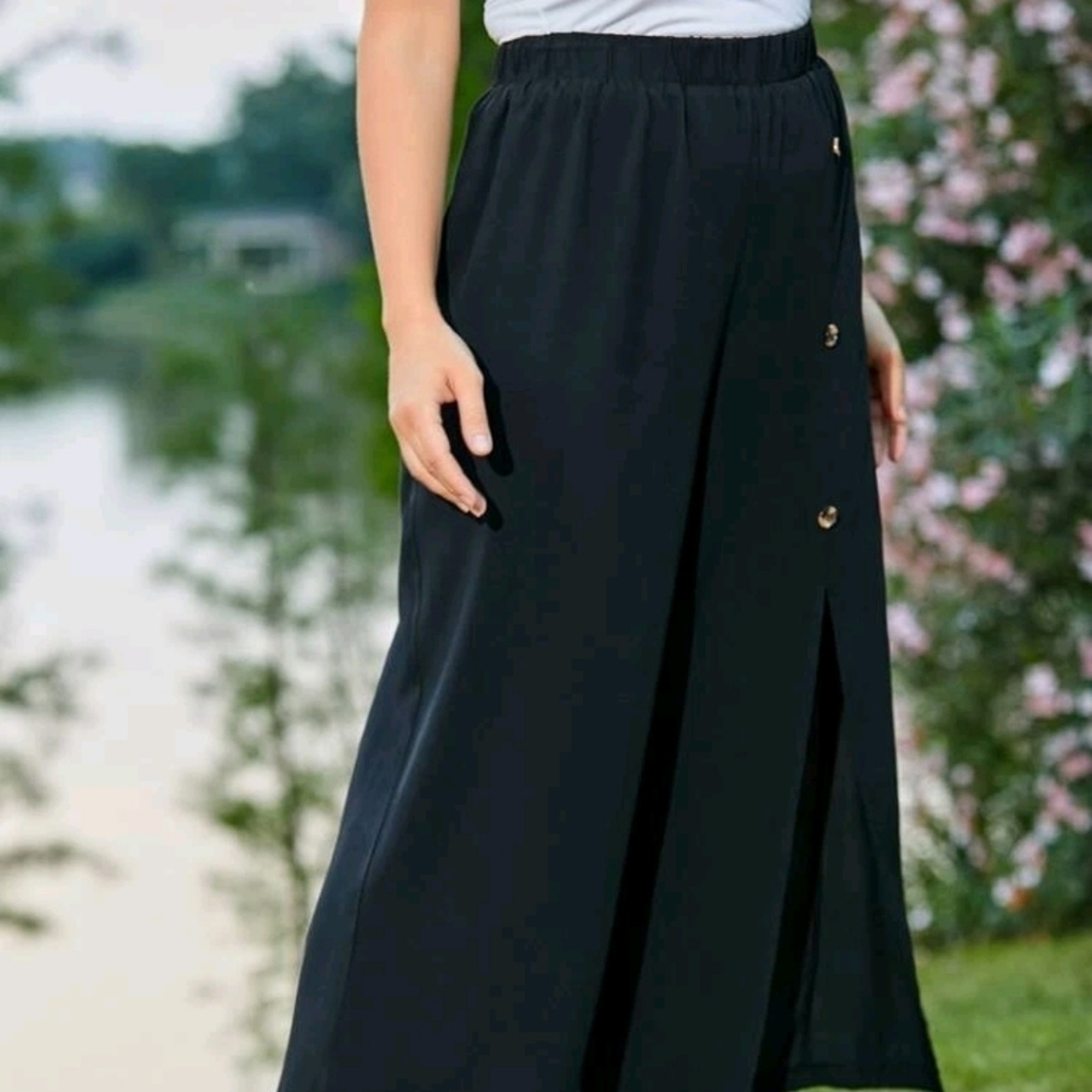 Black Capris with‎ Split